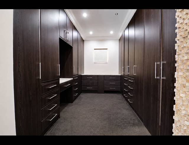 4 BEDROOM GOLF ESTATE FOR SALE IN BLUE VALLEY GOLF ESTATE